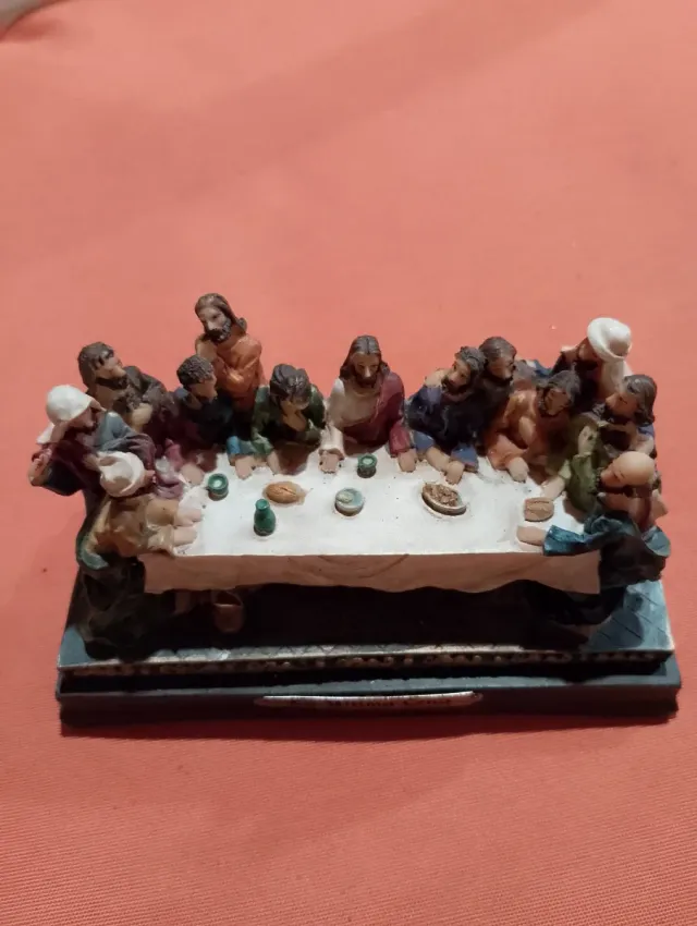 Estatua. La Última Cena echa en  Resina.