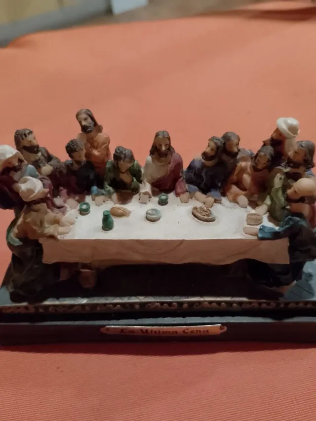 Estatua. La Última Cena echa en  Resina.