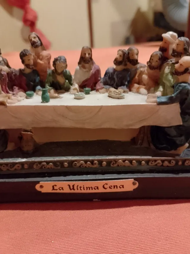 Estatua. La Última Cena echa en  Resina.
