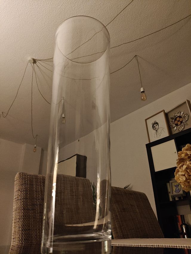 Jarrón de cristal alto transparente