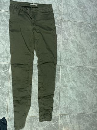 Pantalones verdes ajustados Talla real entre 36/38