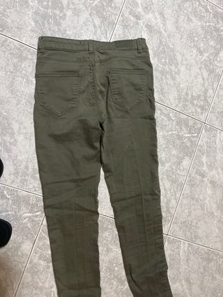 Pantalones verdes ajustados Talla real entre 36/38