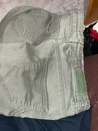 Pantalones verdes ajustados Talla real entre 36/38