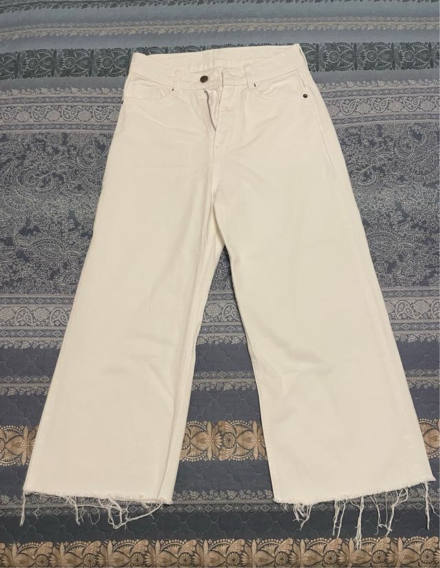 Pantalones blancos anchos