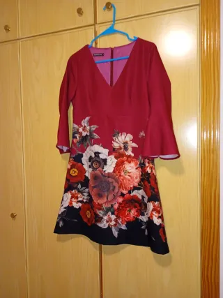 Vestido Cerezas floral talla M