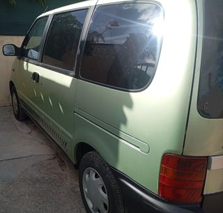 Nissan Serena 1997