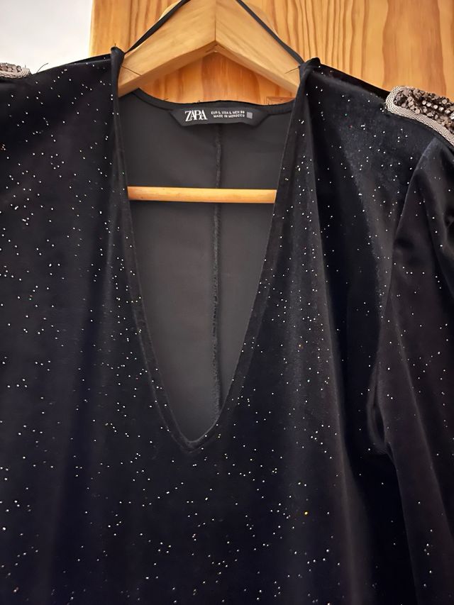 Body terciopelo brillos hombros Zara Talla L