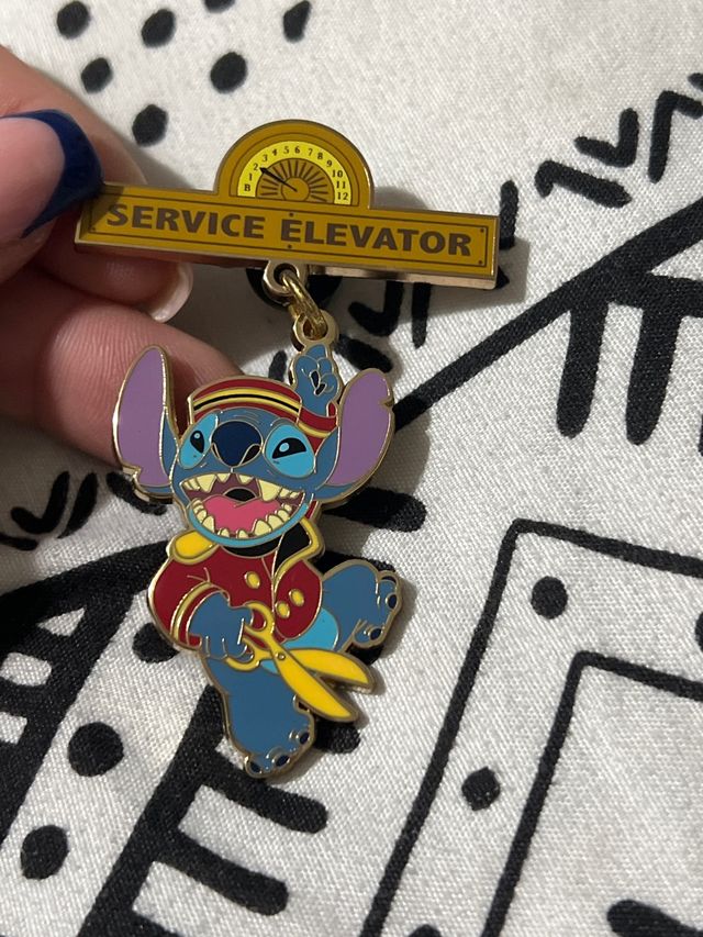 Pin Stitch Torre del Terror Disneyland