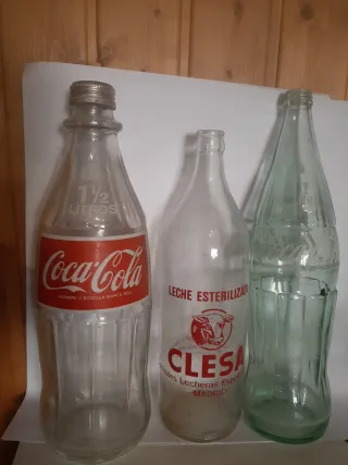 Diverse bottiglie: Clesa, Pepsi, Eagle, Coca-Cola