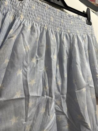 Blusa hombros caídos estrellas azul y blanco