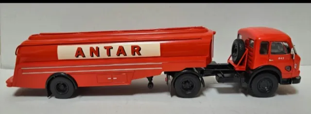 Camión Saviem JM 200 ANTAR 1/43