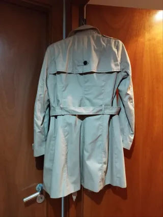 Gabardina Beige 9 € cada una.