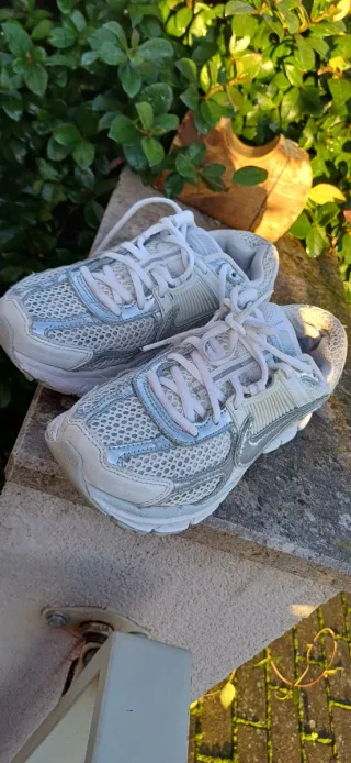 Scarpe Nike Vomero bianche argento taglia 38