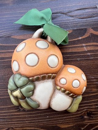 Formella Thun funghi con quadrifoglio portafortuna