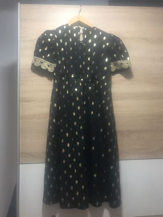 Vestido negro con detalles dorados Shein