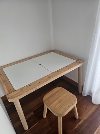 Mesa e banco infantil IKEA FLISAT