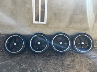 Llantas 18 pulgadas.