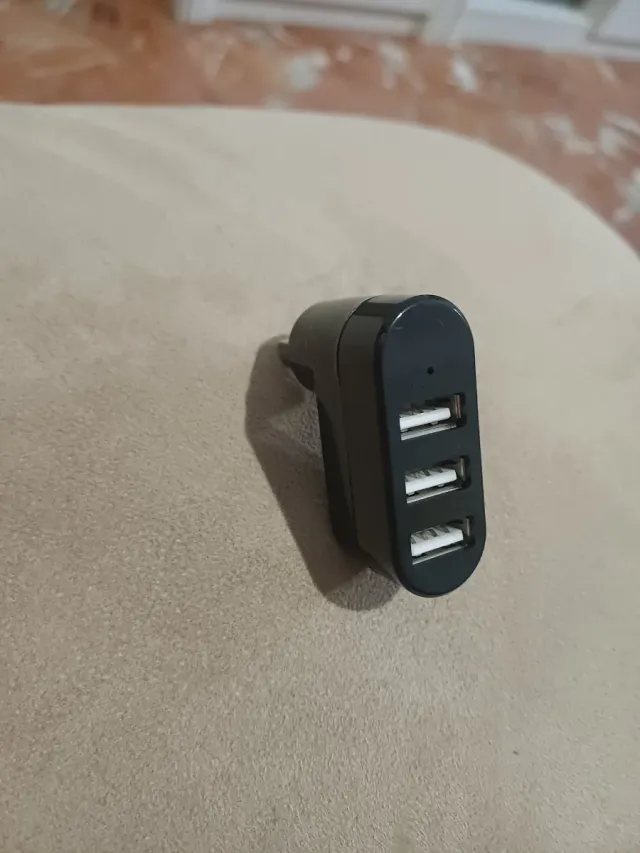 Cargador USB Múltiple Negro
