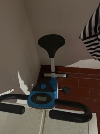 Bicicleta Estática Azul y Blanca