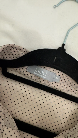 Blusa Lichi Beige con Puntos Negros Talla M