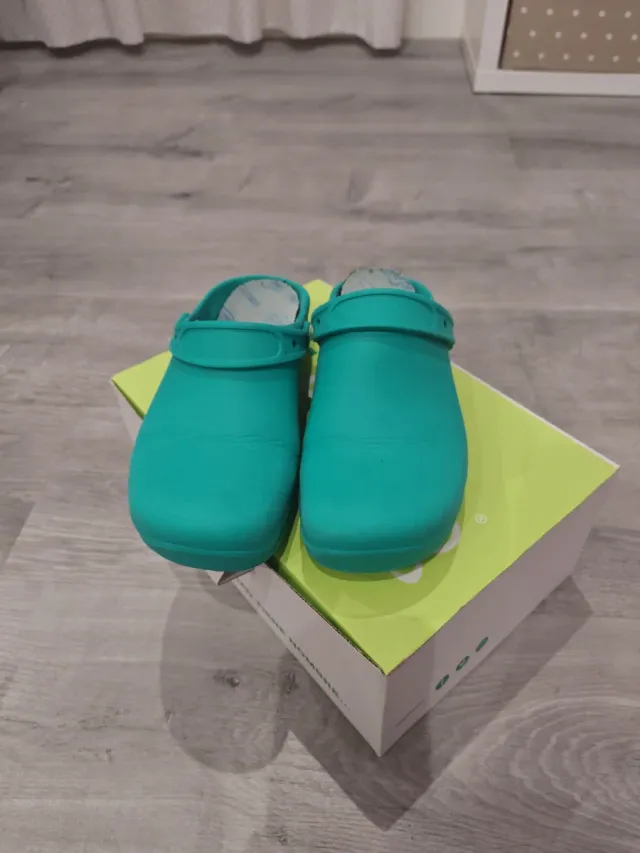 Zuecos Feliz Caminar Verdes