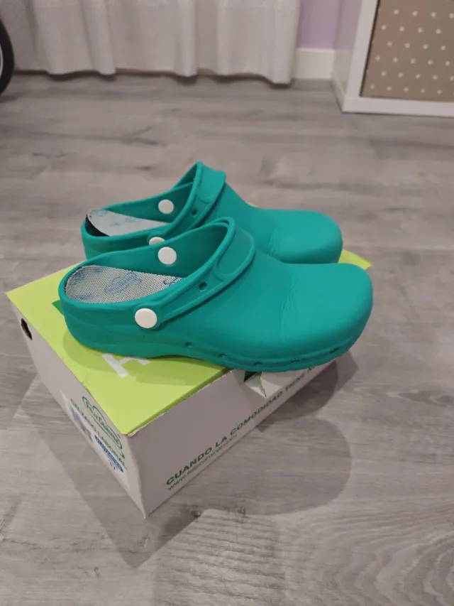 Zuecos Feliz Caminar Verdes