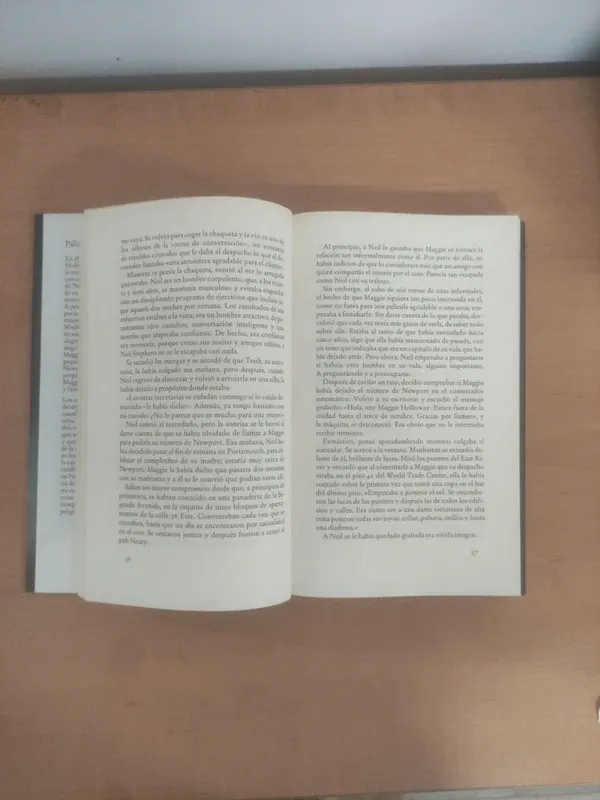 Pálida como la luna + Placeres furtivos, L. Howard