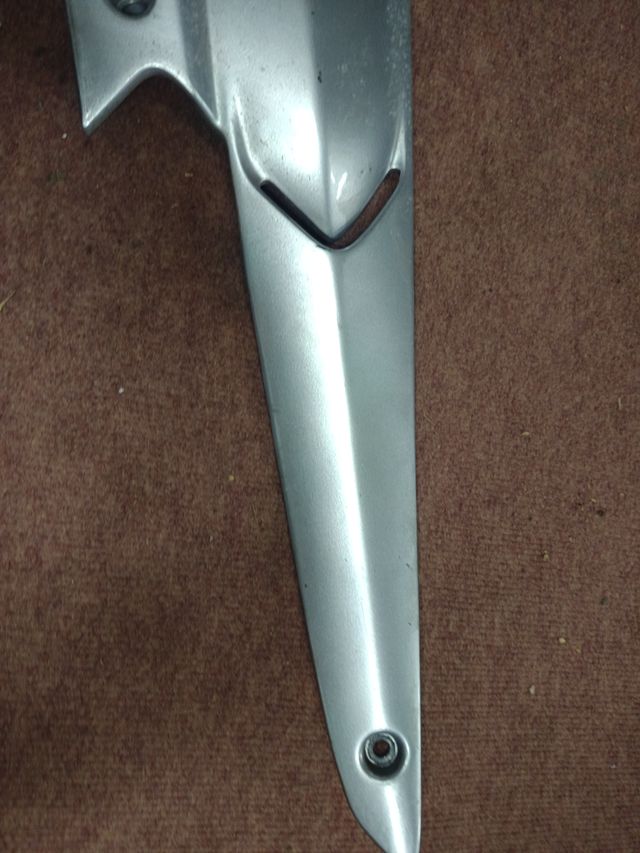 Chapa Reposapiés derecha
Aprilia SR Max 125