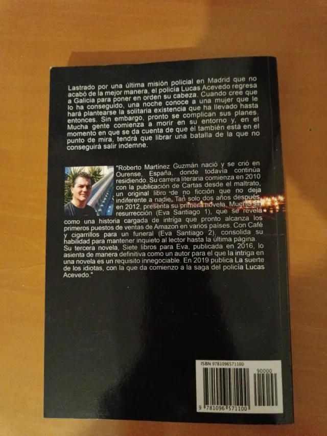 La suerte de los idiotas (Spanish Edition)