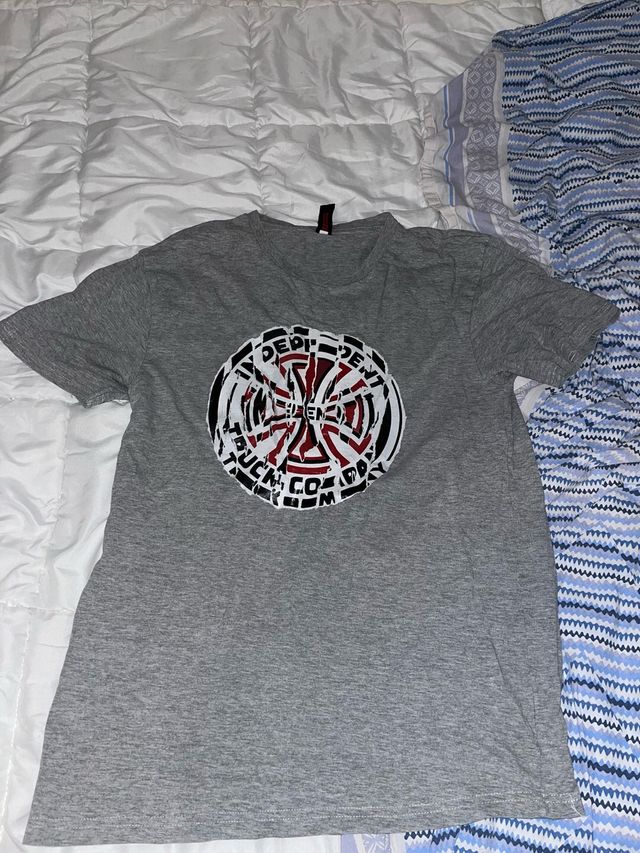 T-shirt Grigia Independent Trucks