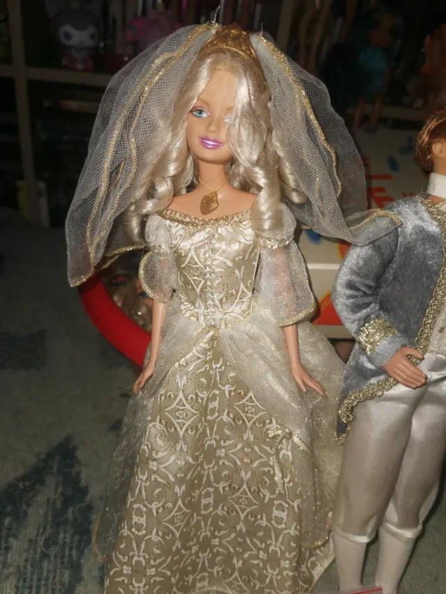Muñeca Barbie y Ken de boda