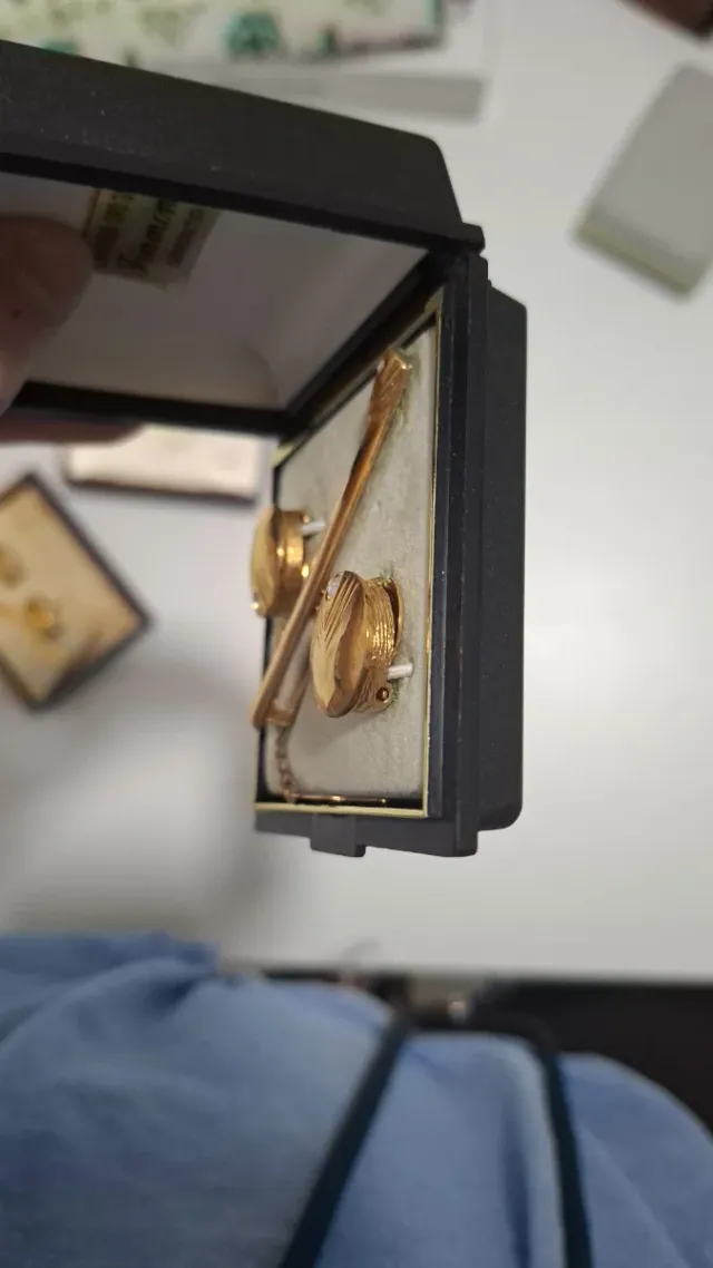 Alfiler Corbata y Gemelos Finmont Oro 24K