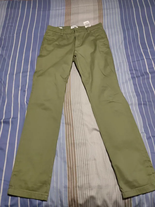 Pantalones verde oliva talla 30-34 Jack & Jones