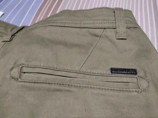 Pantalones verde oliva talla 30-34 Jack & Jones