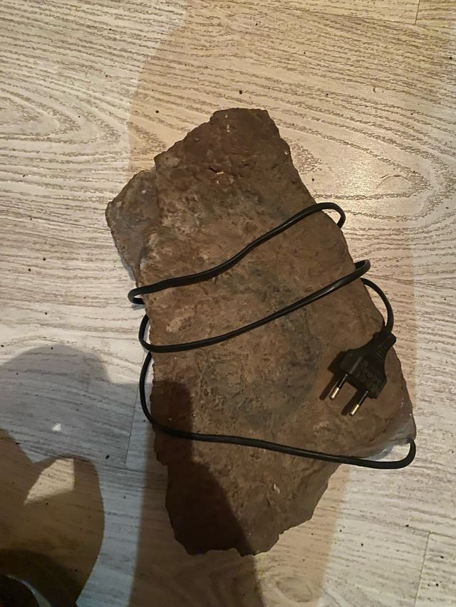 Piedra térmica con cable y enchufe