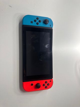 Nintendo Switch Azul y Rojo con minecraft incluido