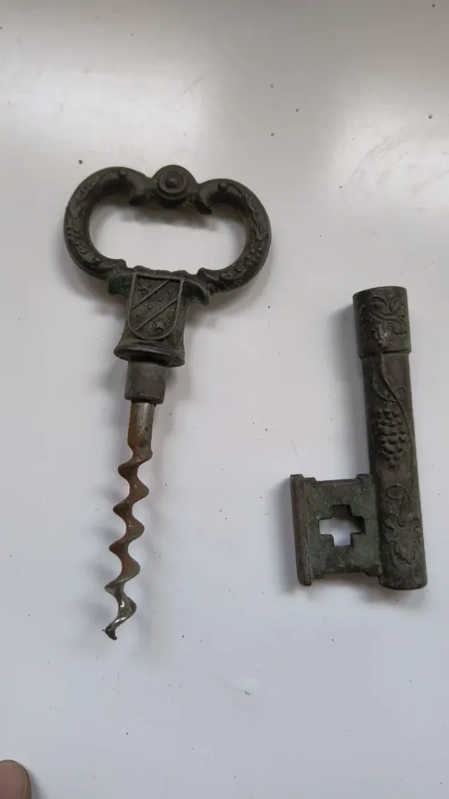 Llave antigua sacacorchos vintage