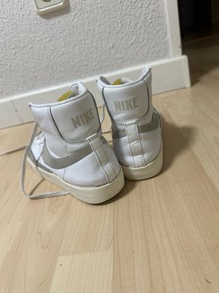 Nike Blazer Talla 40 Gris Blanco