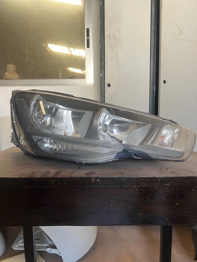 Faro Delantero Derecho Audi A1