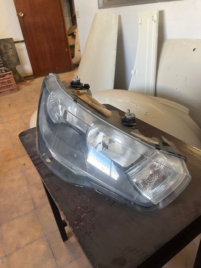Faro Delantero Derecho Audi A1