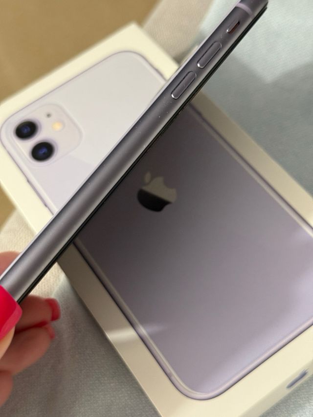 iPhone 11 128GB Morado Sin Rasguños