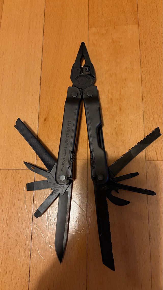 Leatherman Súper tool 300