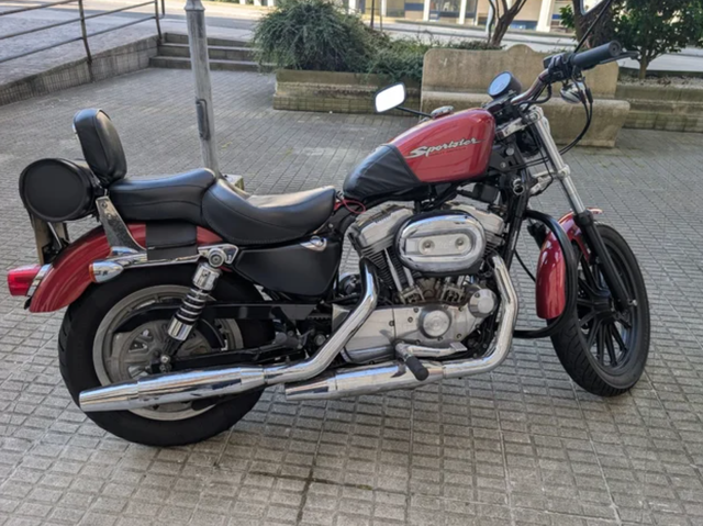 Harley Davidson Sportster 883 Roja