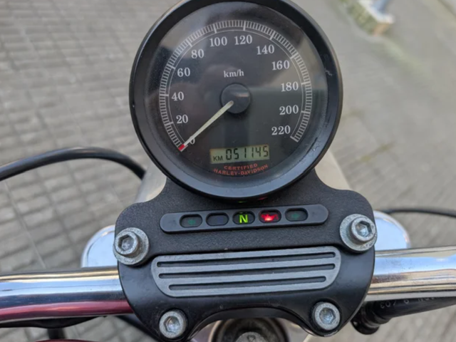 Harley Davidson Sportster 883 Roja