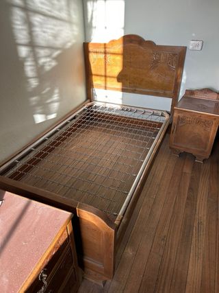 Muebles de madera y mármol