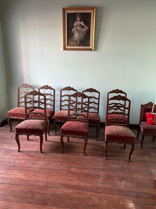 Muebles de madera y mármol