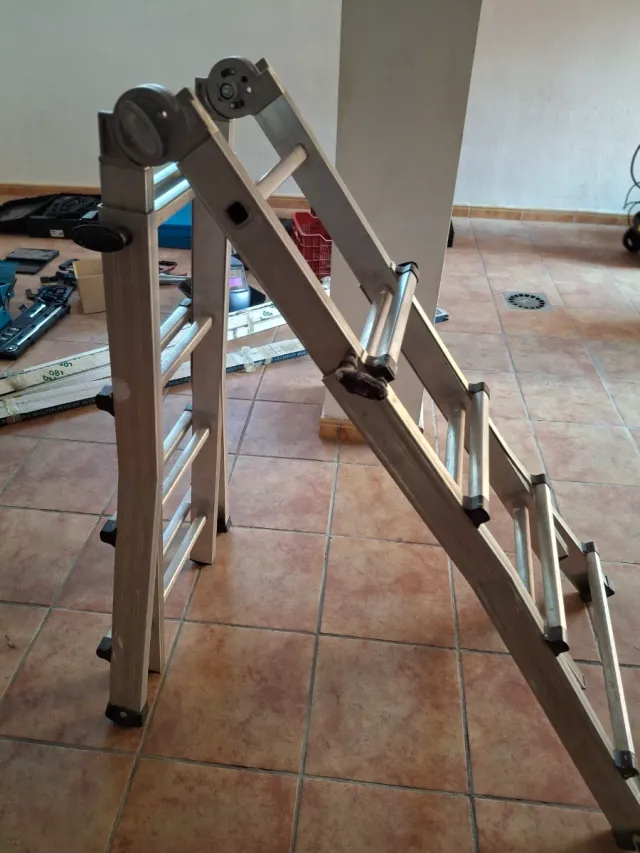 Escalera de aluminio extensible