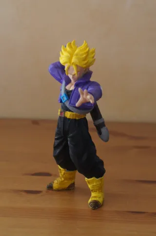 Figura Trunks Dragon ball