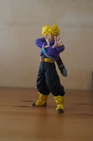 Figura Trunks Dragon ball