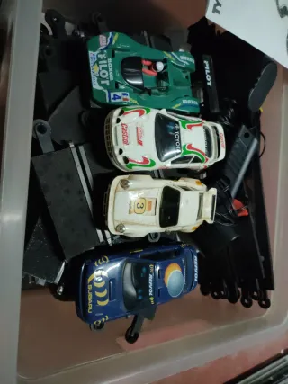 Pistas Scalextric + 4 coches + 2 mandos